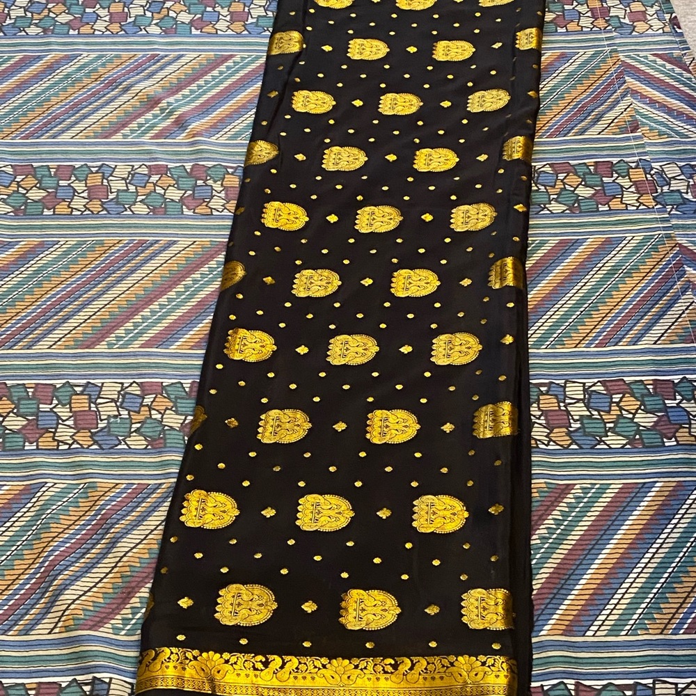 Indian outfit: Saree.